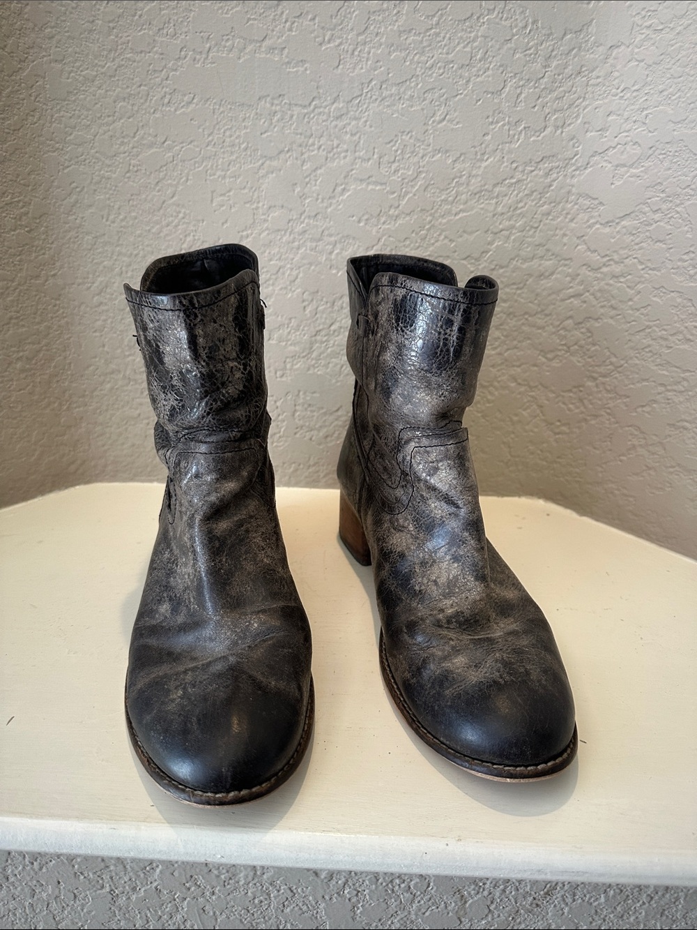 Diba True West Haven Distressed Boots Size 11
